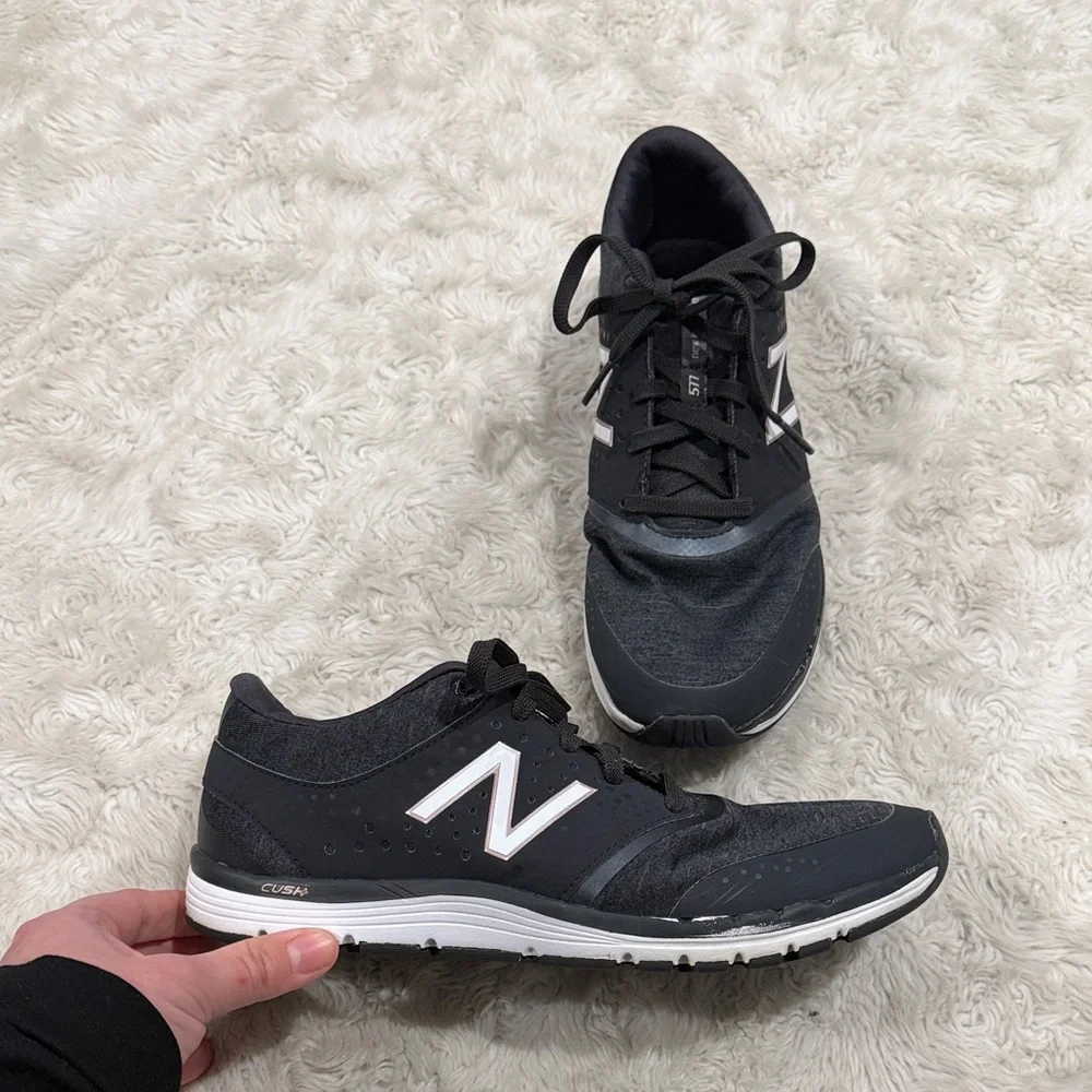 New Balance 577 v5 Cush+ women's black with white athletic shoes Size 9